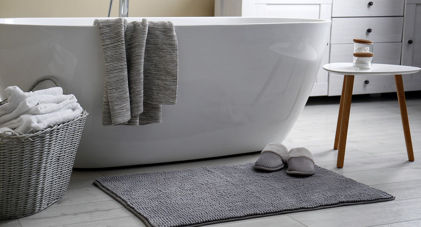 24 Pack Non-Slip Bath Mat - Wholesale Hotel Products