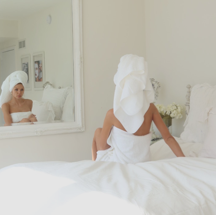 TOWELS THAT STAY IRRESISTIBLY SOFT & PLUSH.