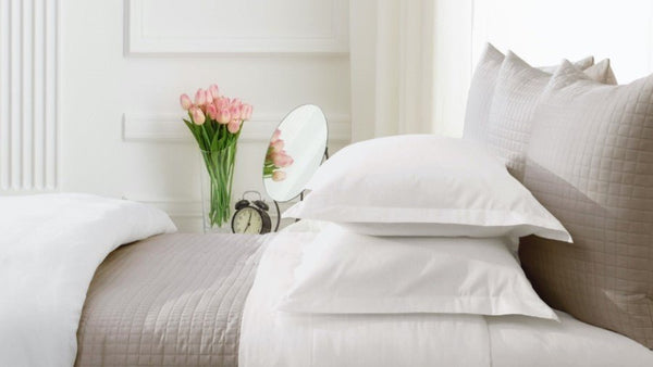 5 Decorating Tips for a Minimalist Bedroom - Elegant Strand