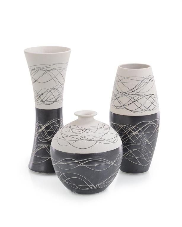 Set of Three Night-and-Day Porcelain Vases - Elegant Strand